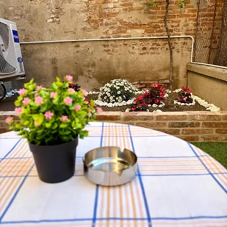 Casa In Centro Con Giardino Apartamento Imola